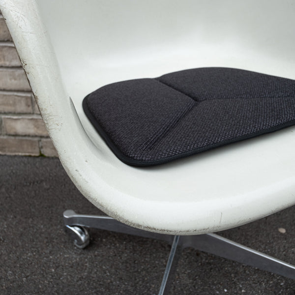 <transcy>SEAT CUSHION EAMES TYPE ER - ANTHRACITE MELANGE</transcy>