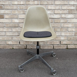 <transcy>COUSSIN D'ASSISE EAMES TYPE E - ANTHRACITE MELANGE</transcy>