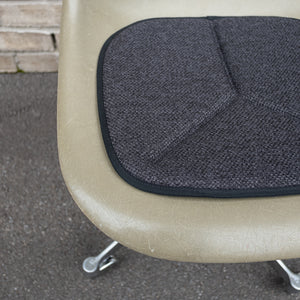 <transcy>COUSSIN D'ASSISE EAMES TYPE E - ANTHRACITE MELANGE</transcy>
