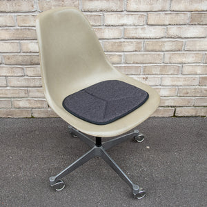<transcy>COUSSIN D'ASSISE EAMES TYPE E - ANTHRACITE MELANGE</transcy>